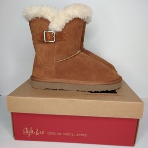 STYLE & CO Tiny 2 Chestnut Boots